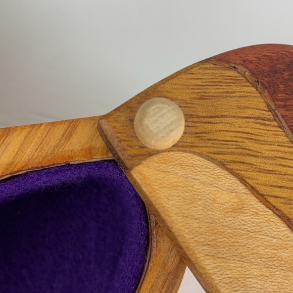 Handcrafted wooden butterfly box - Picture 9 of 15